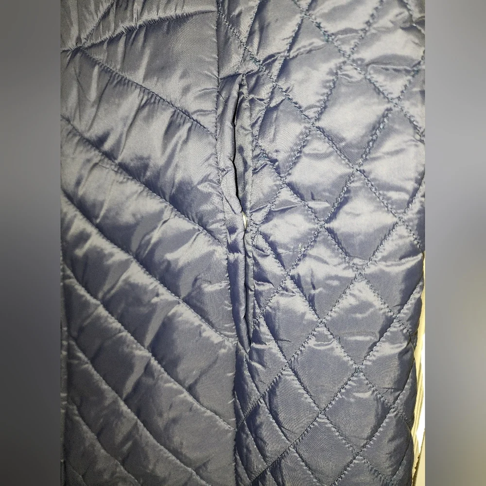 Talbots Women's Navy Quilted Vest - Picture 4 of 5